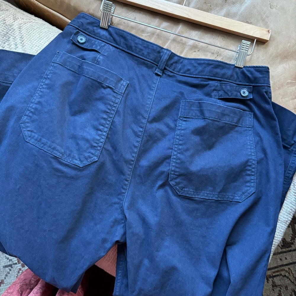 Banana Republic Authentic Chino Barrel Pant in NAVY Size 12 - Picture 4 of 8